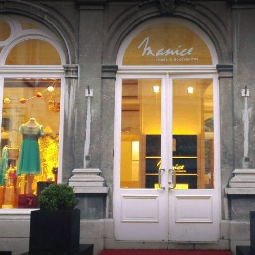 Today let's visit manice shop, a belgian brand of bride dresses and meet lucie brévart, 3rd year intern