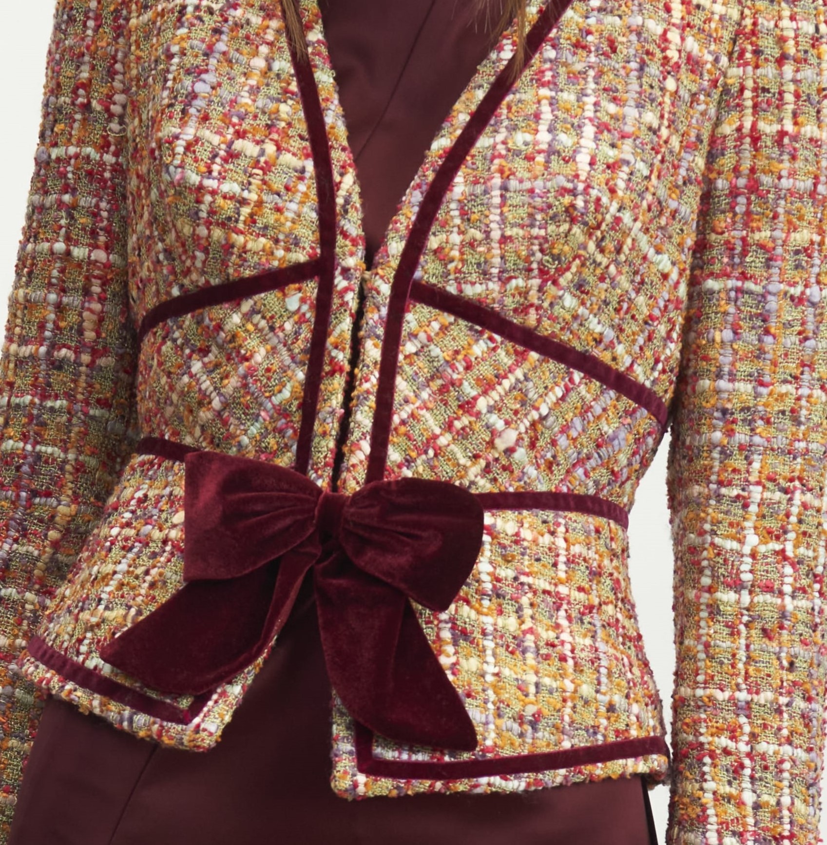 Ines beels diplomée ma luxe et Haute Couture veste Chanel..